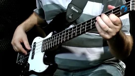 How to Play Reggae Frases Em C on Bass