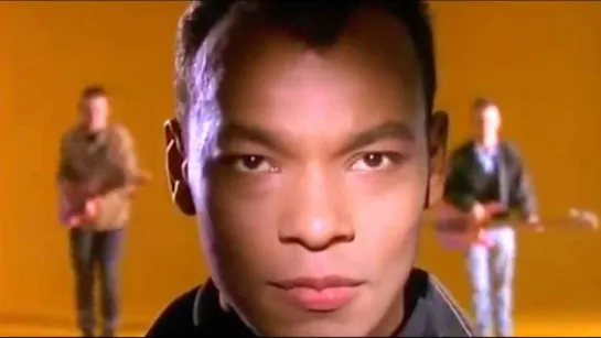 Fine Young Cannibals - She Drives Me Crazy (1988)