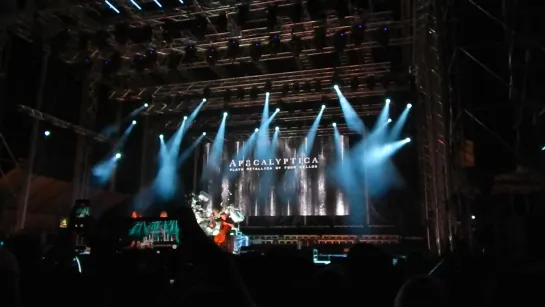 Сербия. Белград. Концерт Apocalyptica с хитами Metallica.