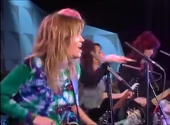 The Bangles - Walk Like An Egyptian (1987)