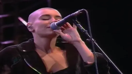 Sinead O'Connor - Nothing Compares 2 U (Live 1990 HD)