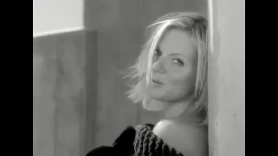 Geri HALLIWELL(ex.SPICE GIRL) - Calling...2001