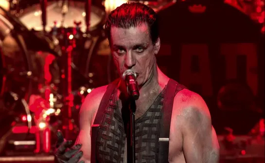 Rammstein - Pussy (Live From Madison Square Garden USA) (2010)