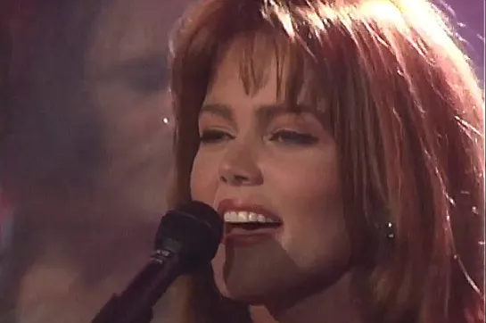 Belinda Carlisle - Heaven Is A Place On Earth (Top Of The Pops) (1988)