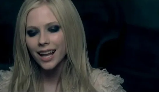 Avril Lavigne - Keep Holding On (2007)