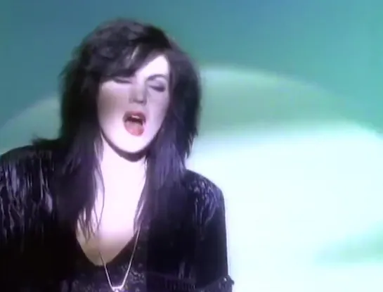 Joan Jett & The Blackhearts - Love Hurts (Cover Nazareth) (1990)