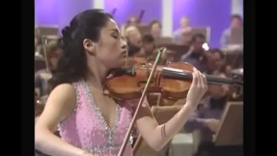 Kyung Wha Chung plays Bruch violin concerto No.1  (1974)