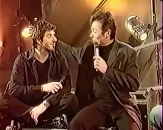 Daniel Lavoie et Patrick Fiori - lentrevue au concert de Garou (Bercy, Paris, 2132002)