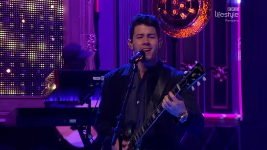 Jonas Brothers - Sucker (The Graham Norton Show 25-08 - 2019-05-31)