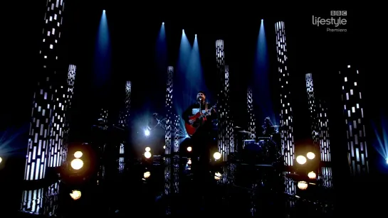 Tom Walker - Just You and I (The Graham Norton Show 25-02 - 2019-04-12)