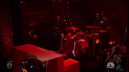 Mark Ronson feat. Yebba - Don't Leave Me Lonely (The Tonight Show Starring Jimmy Fallon - 2019-09-24)