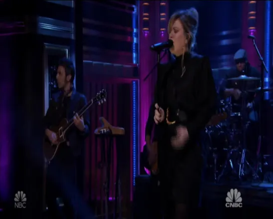 Kelly Clarkson - Broken & Beautiful (The Tonight Show Starring Jimmy Fallon - 2019-04-03)