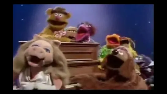 Fuck the Pain Away, Sung by Miss Piggy