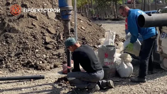 Устанавливаем винтовые сваи в Парке Победы им. Жукова