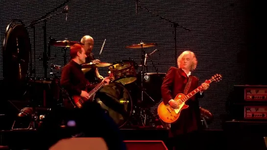 Led Zeppelin - Black Dog (Live at Celebration Day)