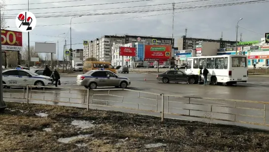 Пенсионерка-гонщица не пустила _Приору_ и напал