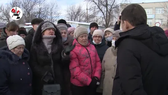 Селяне  у губернатора выбили школу