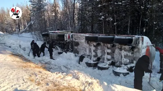 Бензовоз на боку - соляркой не пахло