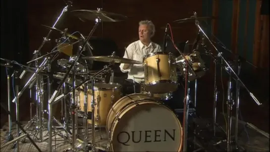 Roger Taylor's drumming trademarks