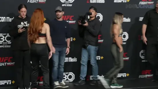 rayanne amanda vs talita alencar - ufc vegas 83 weigh-in face-off