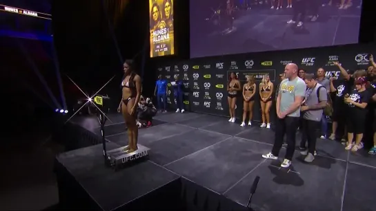 diana belbita vs maria oliveira - ufc 289 ceremonial weigh-in