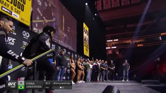 marina rodriguez vs virna jandiroba - ufc 288 ceremonial weigh-in