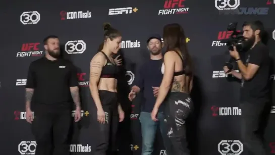 karol rosa vs norma dumont - ufc vegas 71 weigh-in face-off