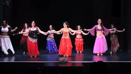 Skotoneis belly dance!