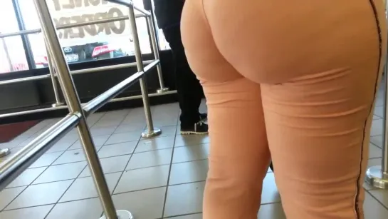 Candid Big Booty Spy Cam