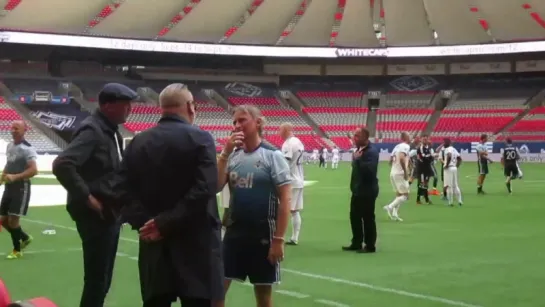 Robert Carlyle and Ray Winstone have a chat before a charity soccer game