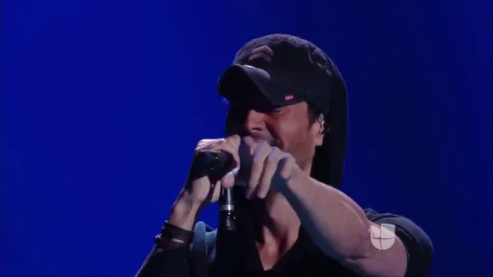 Enrique Iglesias - Tonight (Acoustic) and Duele El Corazon Live