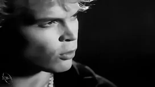 Billy Idol - Sweet sixteen    1987