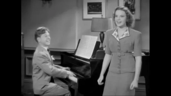 Judy Garland  Mickey Rooney  (Дети в доспехах  1939)