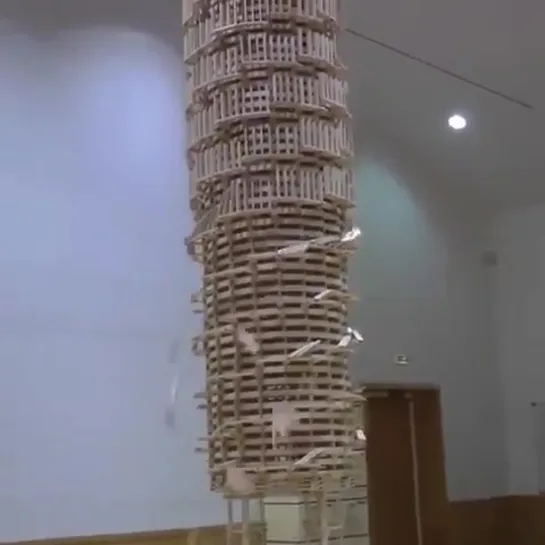 amazing dominoes structure