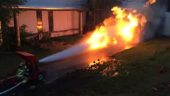 firehose vs flamethrower