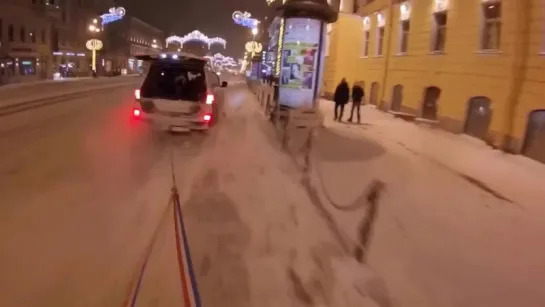 На сноубордах, лыжах и лошадях по центру Санкт-Петербурга