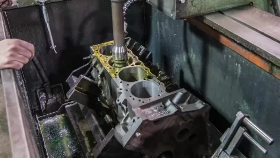 Chevy Small-Block Rebuild Time-lapse