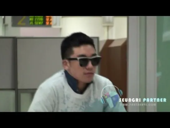 2012.03.23 - Seung Ri - Gimpo Airport