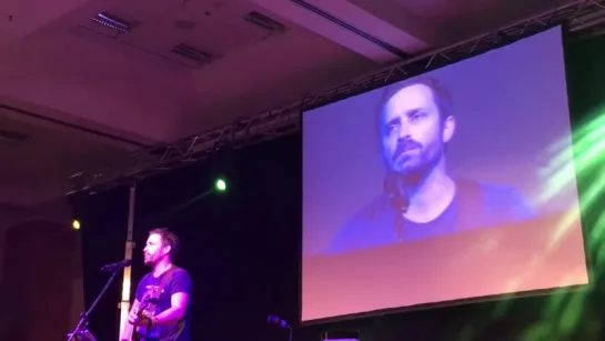 Роб Бенедикт поёт песню "Fare thee well" #JibCon7