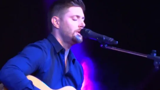 Дженсен Эклз поёт песню "Simple Man" на #JibCon7