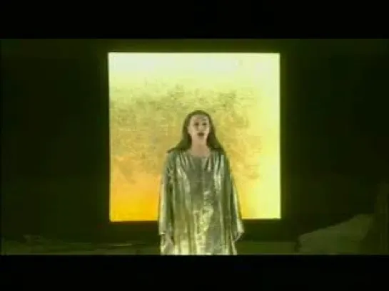 Waltraud Meier as Isolde in Bayreuth.flv