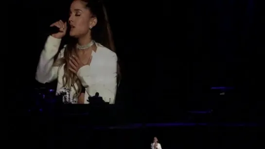 Ariana Grande - Leave Me Lonely (feat. Macy Gray) @ T-Mobile Arena