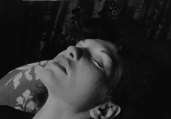 Maya Deren, Alexander Hammid - Meshes of the Afternoon (1943)