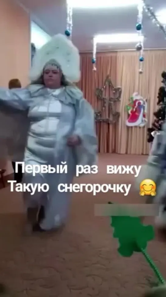 Самый весёлый Новый год в садике)