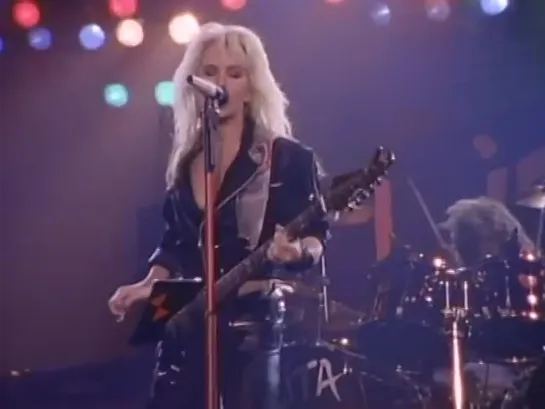 Lita Ford - Dancing on the Edge