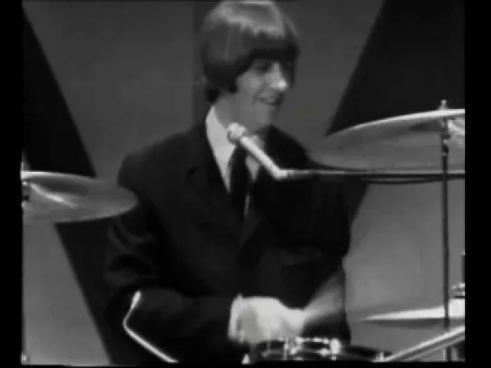 the Beatles (vocal Ringo Starr) - Act Naturally [И все, что я должен делать — это играть естественно]