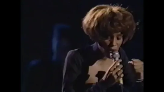 Whitney Houston - Live in Japan (Pt. 3/11) - Saving All My Love For You