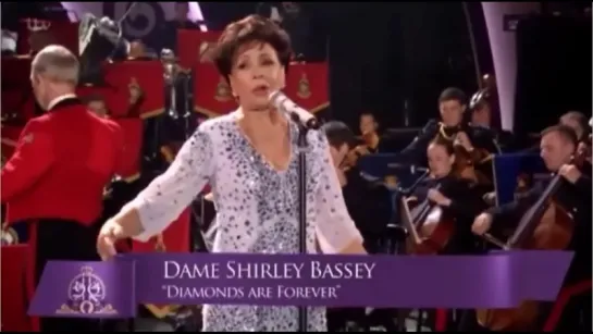 80-s old Shirley Bassey - Diamonds Are Forever (HM The Queen's 90th Birthday) 90 лет Елизавете II