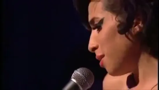 Amy Winehouse - Love Is a Losing Game - live