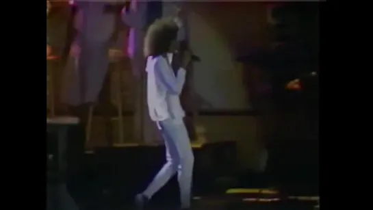 Whitney Houston - How will I know live 1986 (rare live)